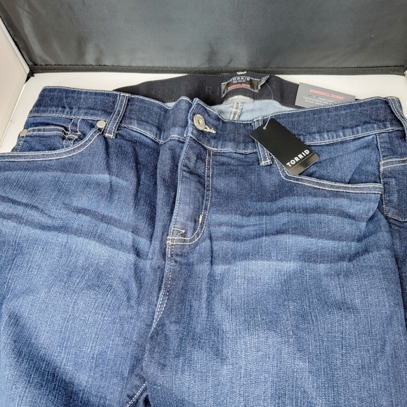 torrid Denim - NWT - Torrid Skinny Bombshell Jeans
